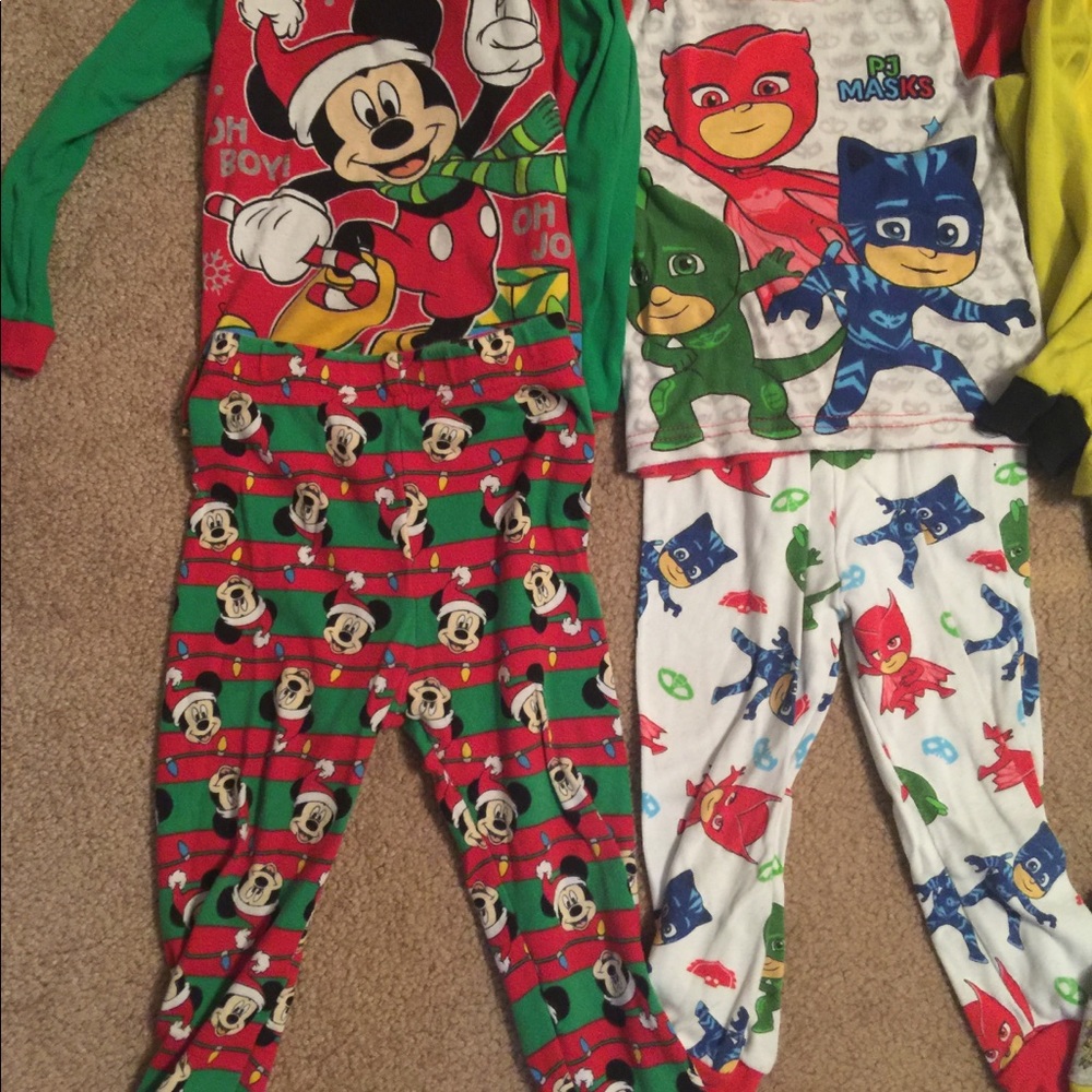 Pajamas bundle - Picture 2 of 3